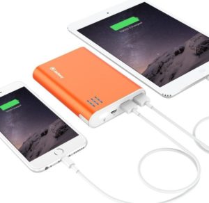 Jackery Giant+ 12000 mAH Dual USB Powerbank Review: Bulky but Good Value for Money!