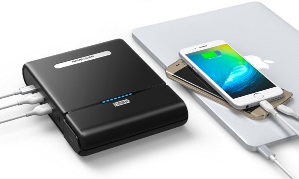 RAVpower powerbank for Macbook Pro