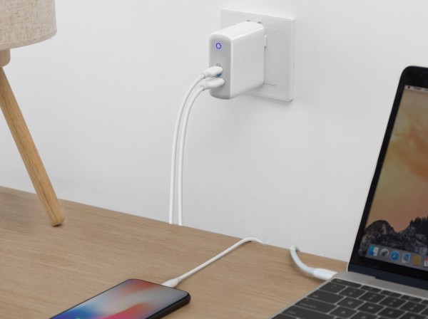 Anker USB-C PD wall charger for iPhone X, MAcbooks and Samsung S9