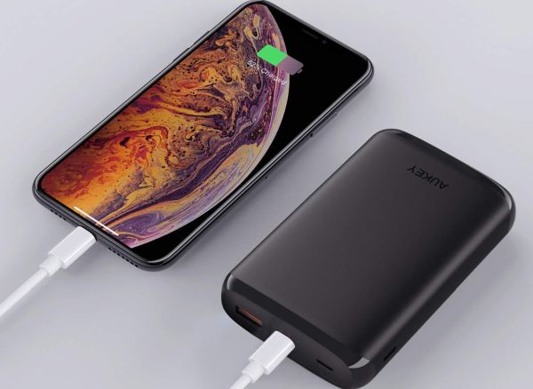 Best USB PD Power Bank for iPhone XS
