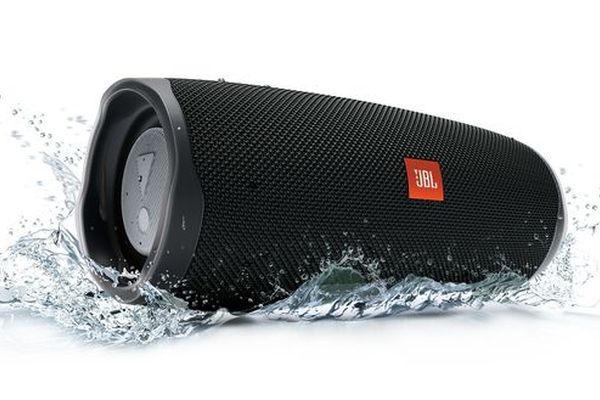 JBL Charge 4 portable Bluetooth speaker