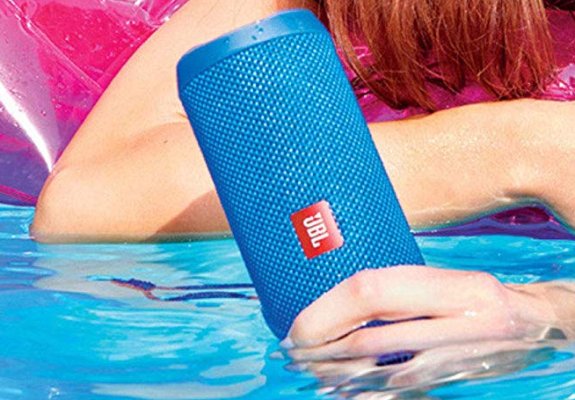 JBL Flip 4 portable Bluetooth speaker