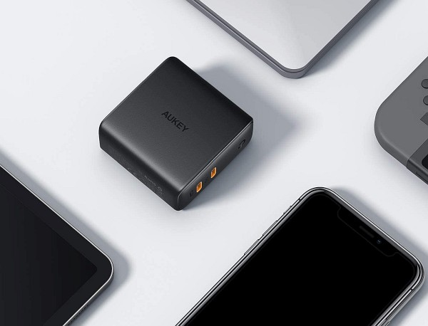 Dual USB-C power adapter